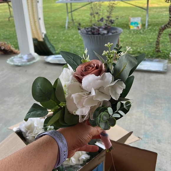 3 Bridesmaid Bouquets: Dusty Pink - Picture 4 of 4